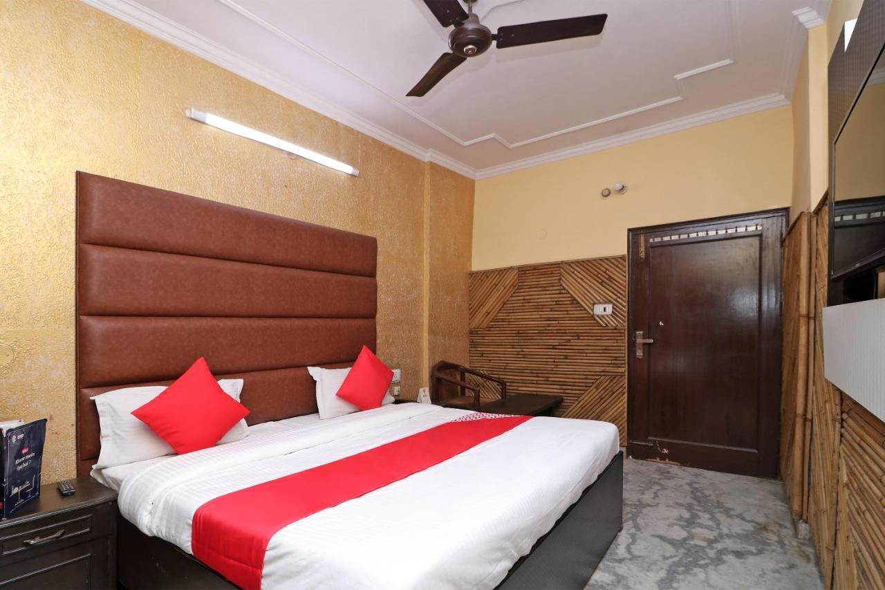 Oyo 29304 Hotel Pooja Yamuna Nagar Экстерьер фото