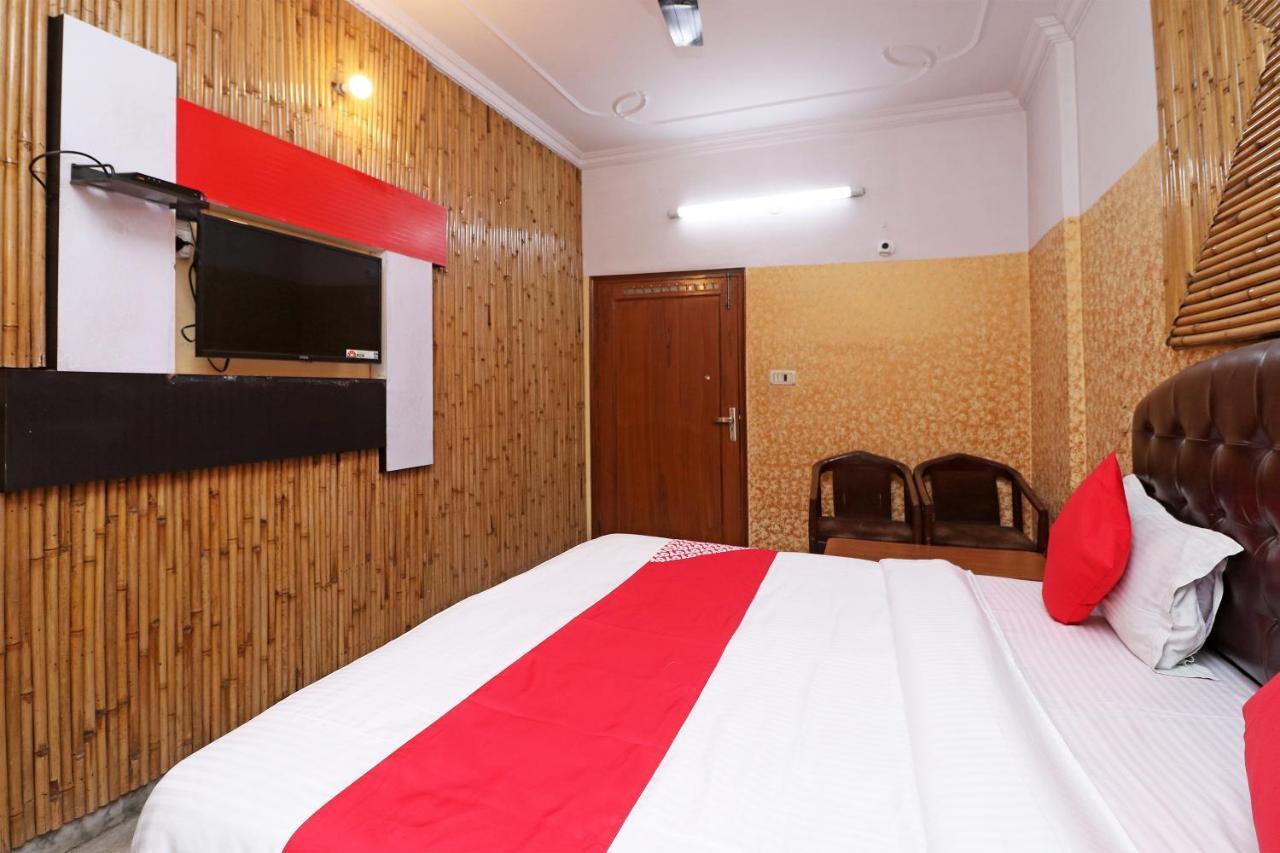 Oyo 29304 Hotel Pooja Yamuna Nagar Экстерьер фото