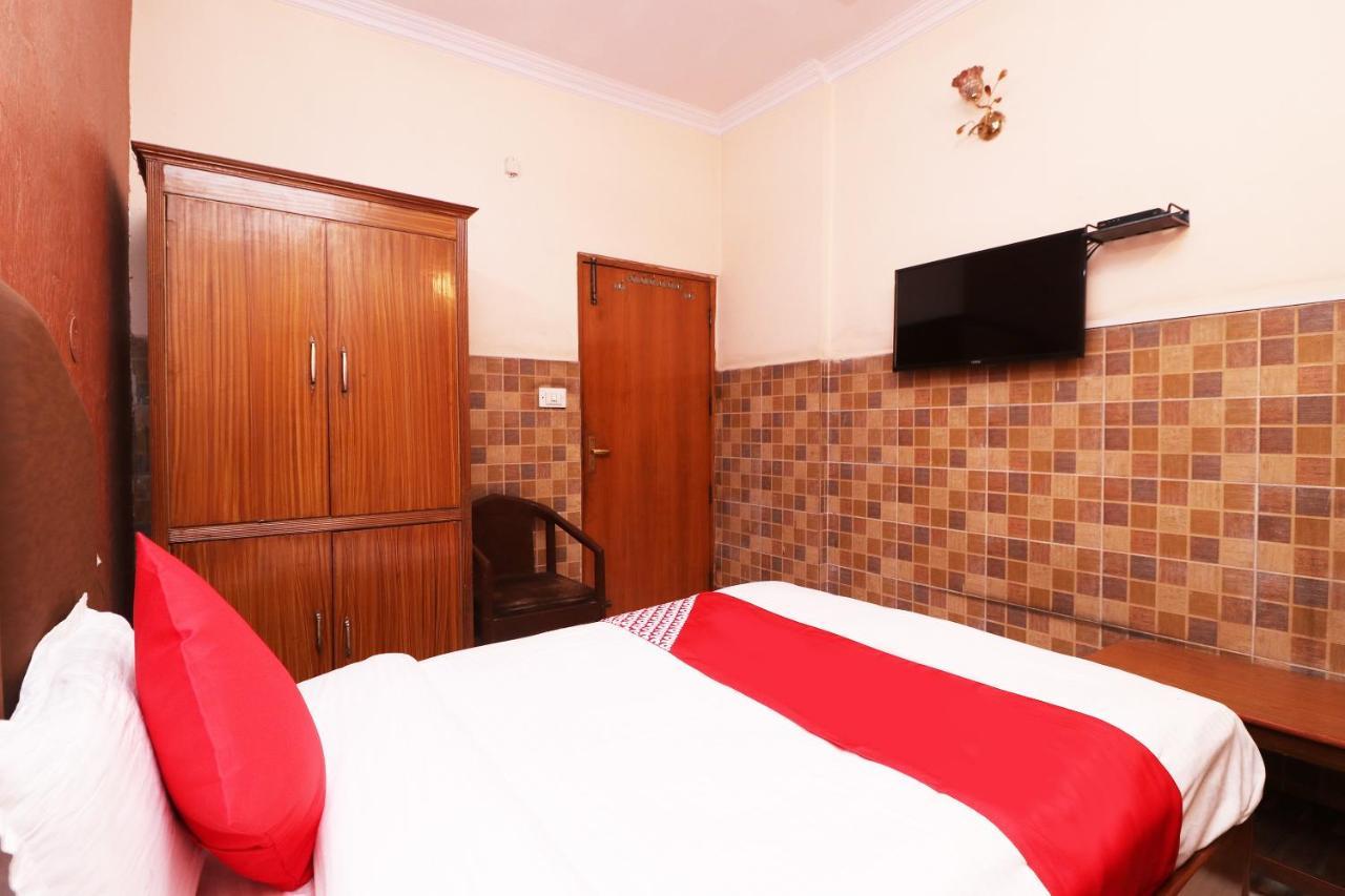 Oyo 29304 Hotel Pooja Yamuna Nagar Экстерьер фото